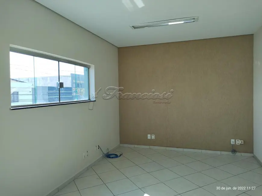 Foto 3 de Prédio Inteiro para alugar, 29m2 em Centro, Itapetininga - SP