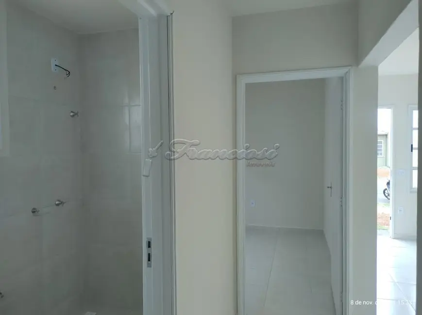Casa com 2 quartos à venda, 45m2 em Itapetininga - SP - imagem 2 Foto 2 de Casa com 2 quartos à venda, 45m2 em Itapetininga - SP