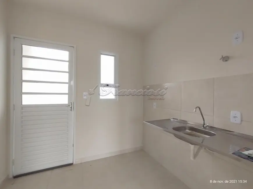 Casa com 2 quartos à venda, 45m2 em Itapetininga - SP - imagem 8 Foto 8 de Casa com 2 quartos à venda, 45m2 em Itapetininga - SP