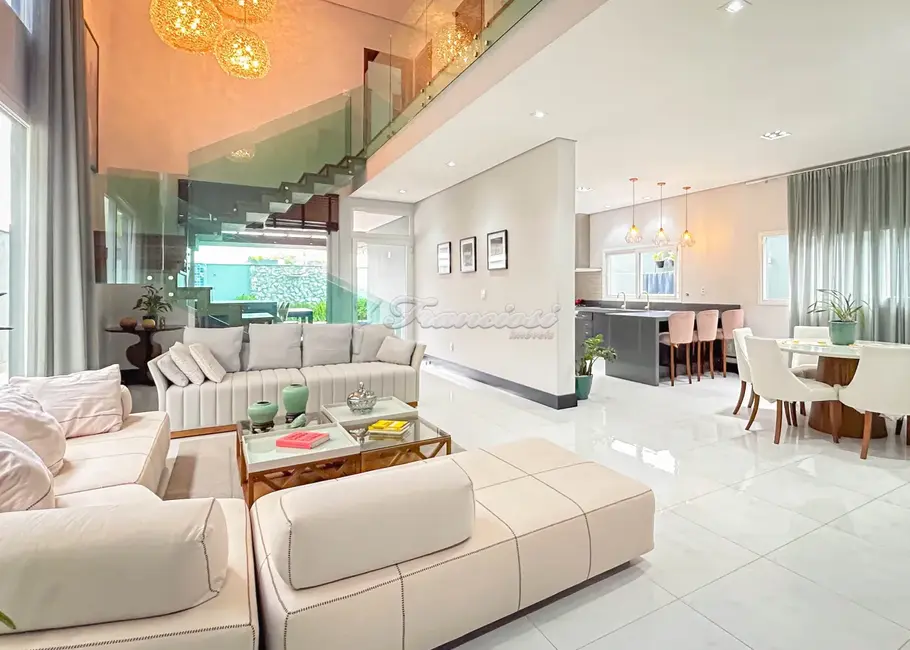 Casa de Condomínio com 3 quartos à venda, 360m2 em Jardim Colombo, Itapetininga - SP - imagem 3 Foto 3 de Casa de Condomínio com 3 quartos à venda, 360m2 em Jardim Colombo, Itapetininga - SP