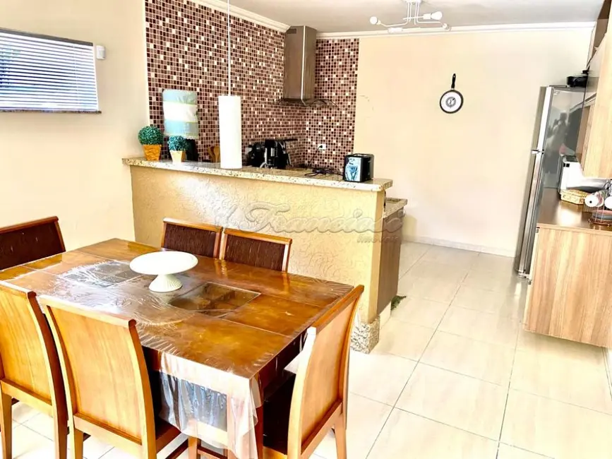 Casa com 3 quartos à venda, 450m2 em Vila Barth, Itapetininga - SP - imagem 7 Foto 7 de Casa com 3 quartos à venda, 450m2 em Vila Barth, Itapetininga - SP