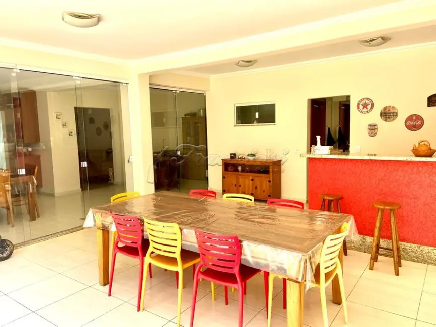 Casa com 3 quartos à venda, 450m2 em Vila Barth, Itapetininga - SP - imagem 5 Foto 5 de Casa com 3 quartos à venda, 450m2 em Vila Barth, Itapetininga - SP