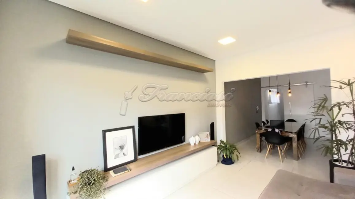 Casa com 3 quartos à venda, 356m2 em Vila Aparecida, Itapetininga - SP - imagem 2 Foto 2 de Casa com 3 quartos à venda, 356m2 em Vila Aparecida, Itapetininga - SP