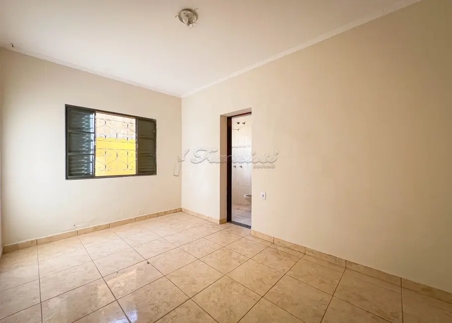 Foto 4 de Casa com 2 quartos para alugar, 120m2 em Vila Nova Itapetininga, Itapetininga - SP
