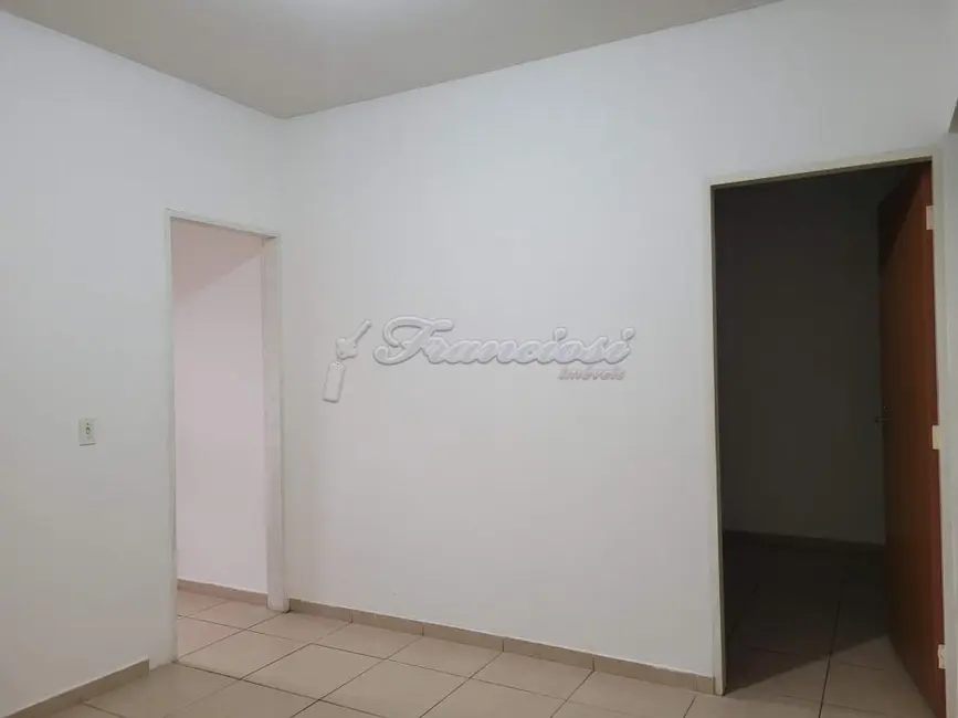 Casa com 2 quartos à venda, 140m2 em Itapetininga - SP - imagem 5 Foto 5 de Casa com 2 quartos à venda, 140m2 em Itapetininga - SP