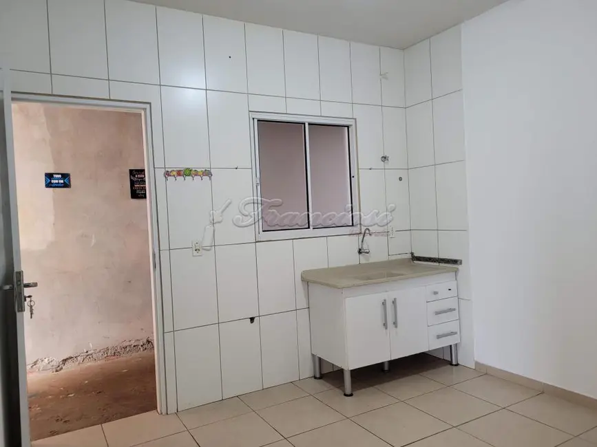 Casa com 2 quartos à venda, 140m2 em Itapetininga - SP - imagem 4 Foto 4 de Casa com 2 quartos à venda, 140m2 em Itapetininga - SP