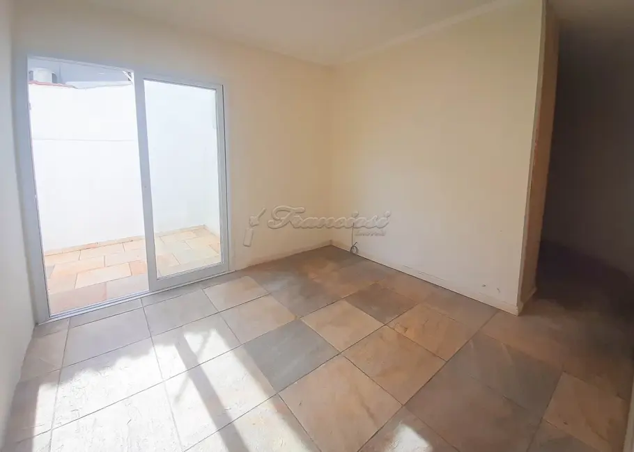 Casa com 3 quartos à venda, 247m2 em Centro, Itapetininga - SP - imagem 6 Foto 6 de Casa com 3 quartos à venda, 247m2 em Centro, Itapetininga - SP