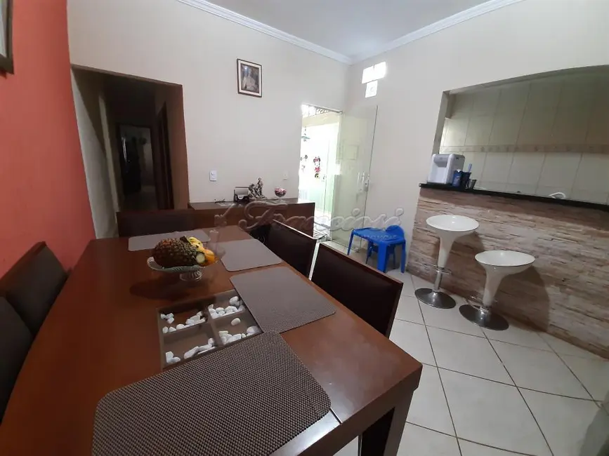 Foto 2 de Casa com 2 quartos à venda, 160m2 em Jardim Fogaça, Itapetininga - SP