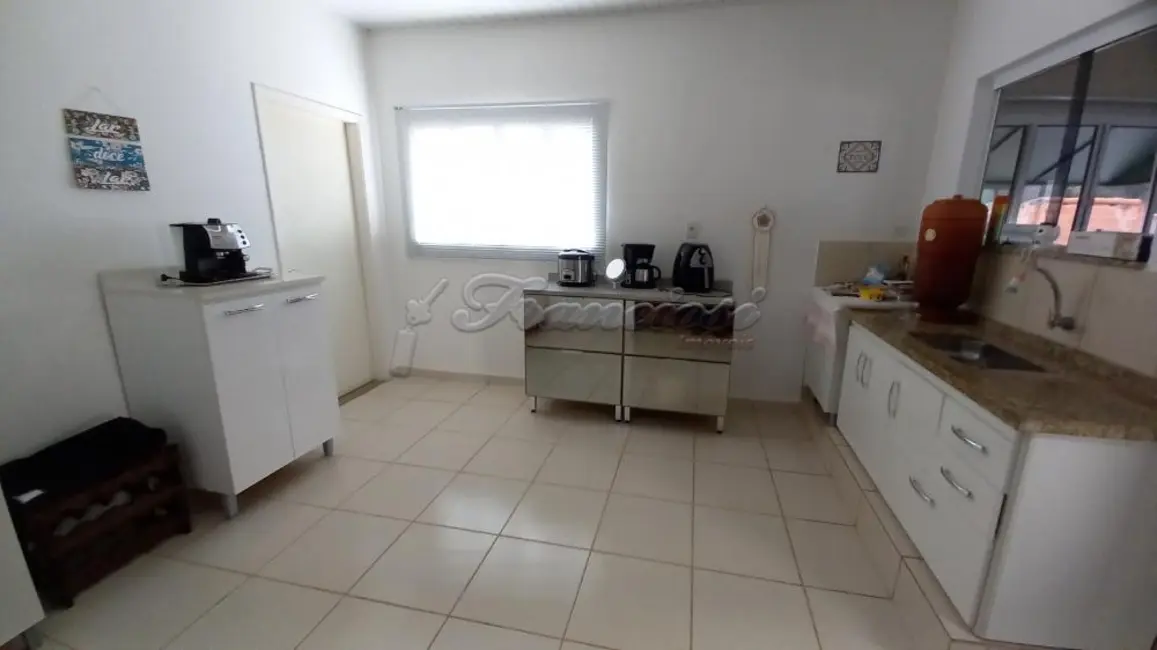 Casa com 4 quartos à venda, 266m2 em Vila Nova Itapetininga, Itapetininga - SP - imagem 3 Foto 3 de Casa com 4 quartos à venda, 266m2 em Vila Nova Itapetininga, Itapetininga - SP