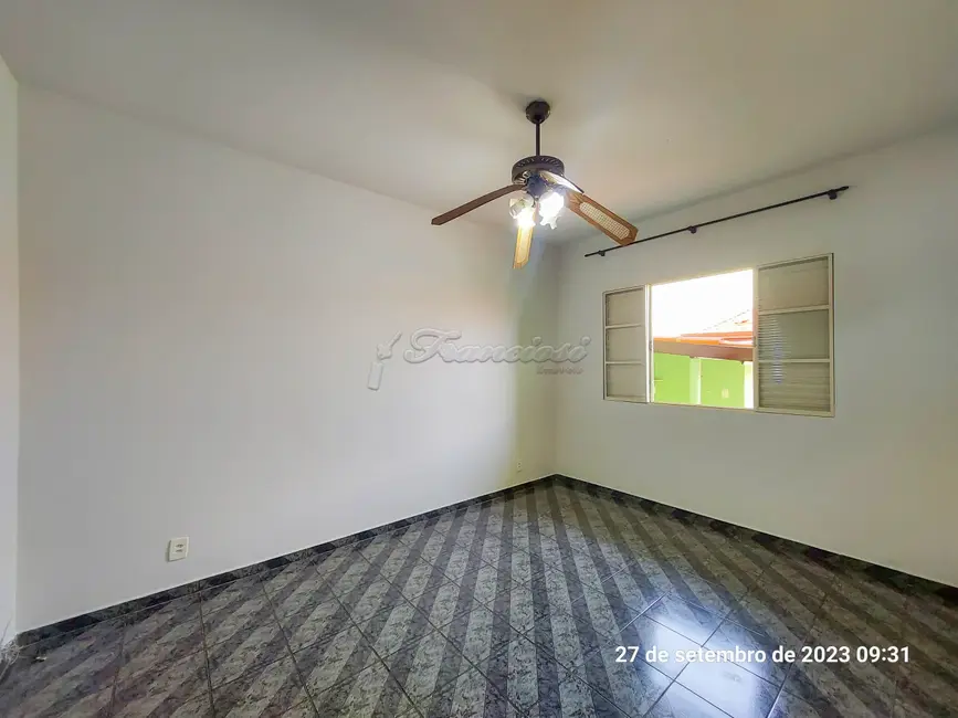 Casa com 3 quartos à venda, 156m2 em Vila Santa Isabel, Itapetininga - SP - imagem 3 Foto 3 de Casa com 3 quartos à venda, 156m2 em Vila Santa Isabel, Itapetininga - SP