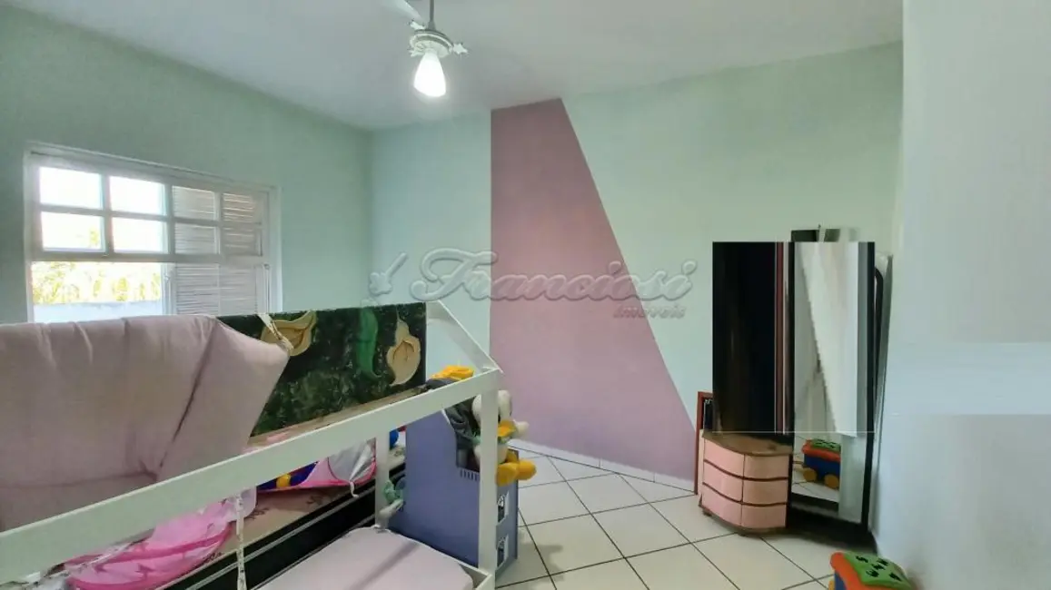 Casa com 2 quartos à venda, 150m2 em Vila Barth, Itapetininga - SP - imagem 4 Foto 4 de Casa com 2 quartos à venda, 150m2 em Vila Barth, Itapetininga - SP