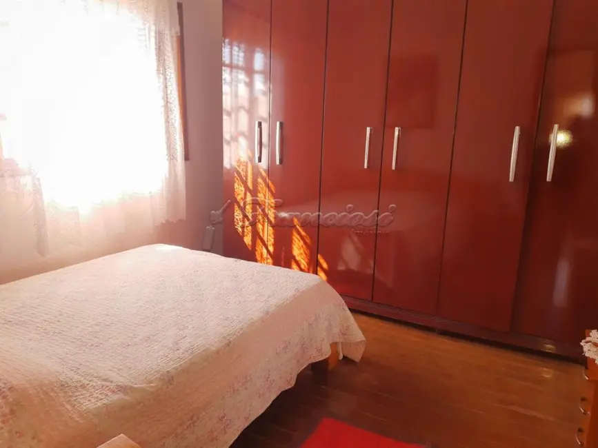 Casa com 3 quartos à venda, 614m2 em Vila Nova, Itapetininga - SP - imagem 3 Foto 3 de Casa com 3 quartos à venda, 614m2 em Vila Nova, Itapetininga - SP
