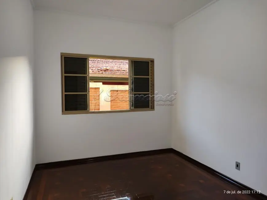 Casa com 3 quartos à venda, 255m2 em Centro, Itapetininga - SP - imagem 3 Foto 3 de Casa com 3 quartos à venda, 255m2 em Centro, Itapetininga - SP