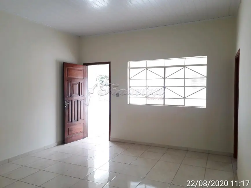 Casa com 3 quartos à venda, 114m2 em Centro, Itapetininga - SP - imagem 3 Foto 3 de Casa com 3 quartos à venda, 114m2 em Centro, Itapetininga - SP
