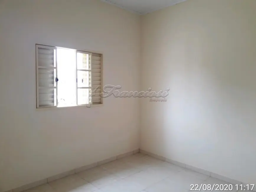 Casa com 3 quartos à venda, 114m2 em Centro, Itapetininga - SP - imagem 4 Foto 4 de Casa com 3 quartos à venda, 114m2 em Centro, Itapetininga - SP