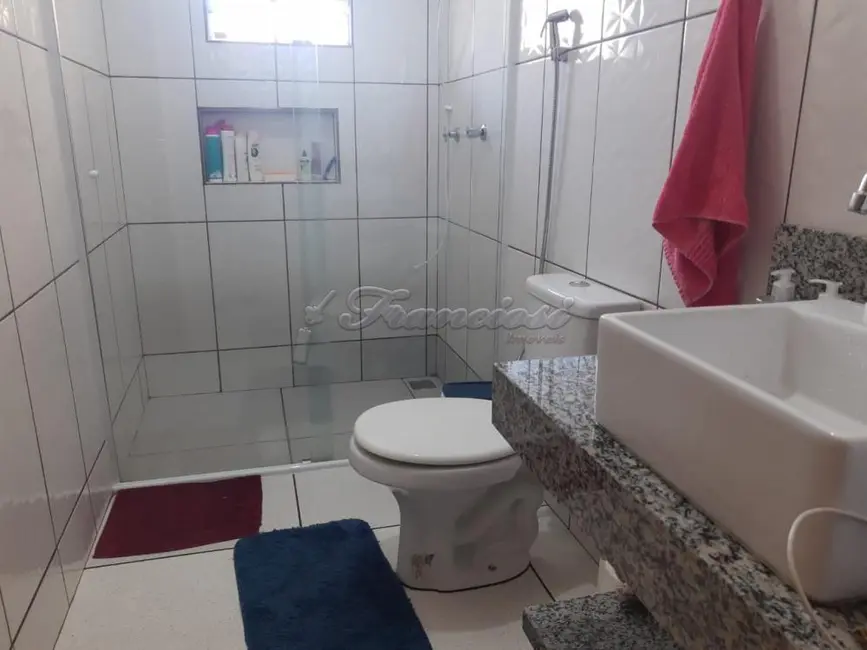 Casa com 2 quartos à venda, 188m2 em Itapetininga - SP - imagem 5 Foto 5 de Casa com 2 quartos à venda, 188m2 em Itapetininga - SP