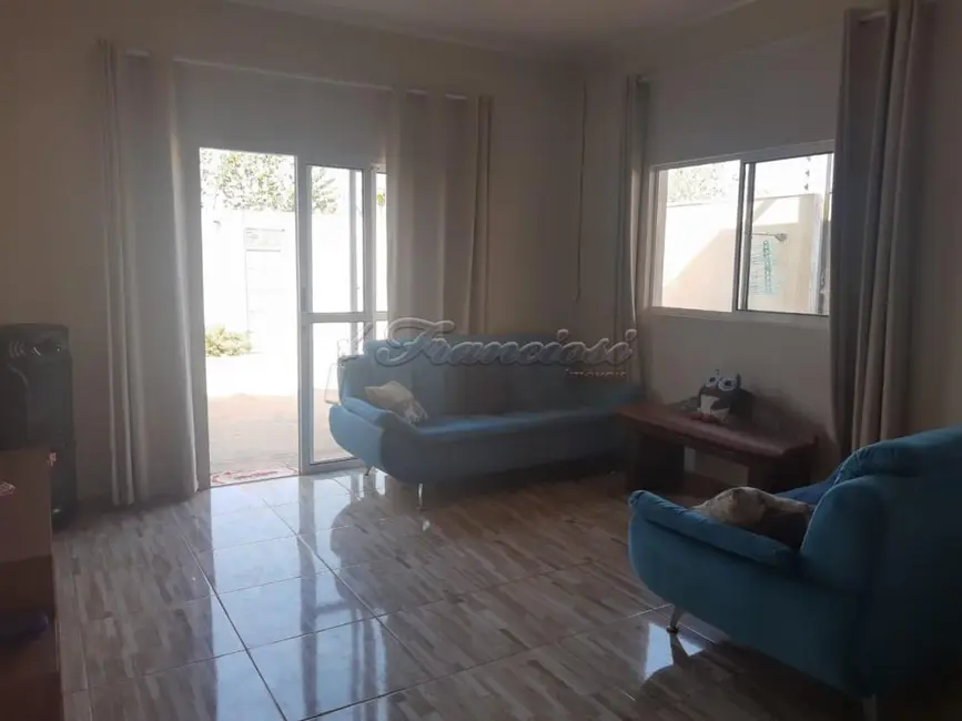 Foto 1 de Casa com 2 quartos à venda, 188m2 em Itapetininga - SP