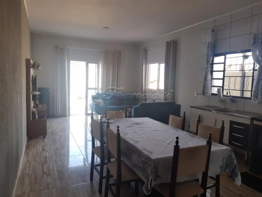 Foto 2 de Casa com 2 quartos à venda, 188m2 em Itapetininga - SP