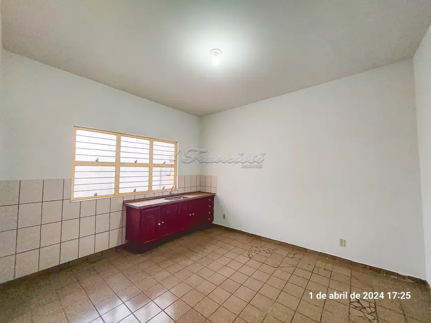 Foto 9 de Casa com 2 quartos para alugar, 115m2 em Centro, Itapetininga - SP