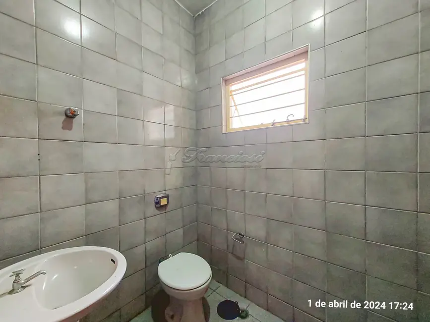 Foto 6 de Casa com 2 quartos para alugar, 115m2 em Centro, Itapetininga - SP