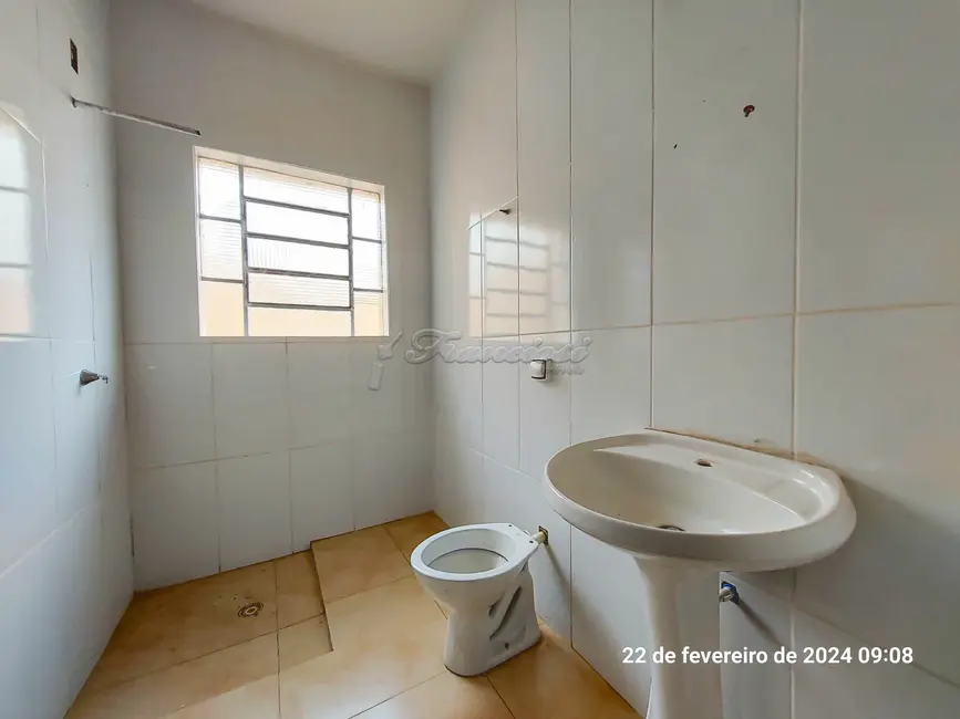 Foto 4 de Casa com 2 quartos para alugar, 64m2 em Itapetininga - SP