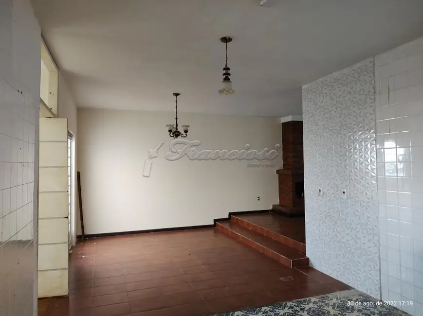 Casa com 3 quartos à venda, 300m2 em Vila Rosa, Itapetininga - SP - imagem 5 Foto 5 de Casa com 3 quartos à venda, 300m2 em Vila Rosa, Itapetininga - SP