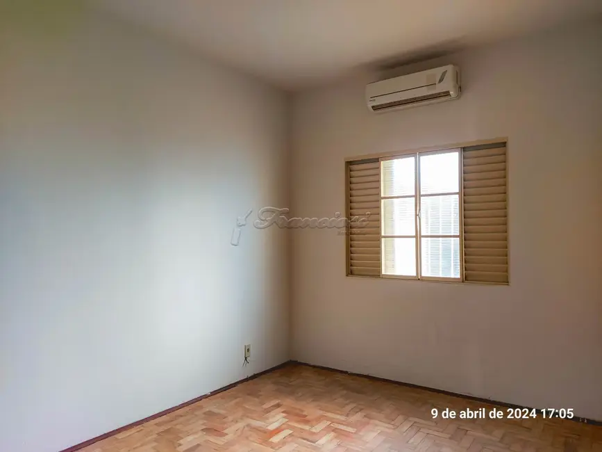 Foto 5 de Casa com 2 quartos para alugar, 79m2 em Vila Carolina, Itapetininga - SP
