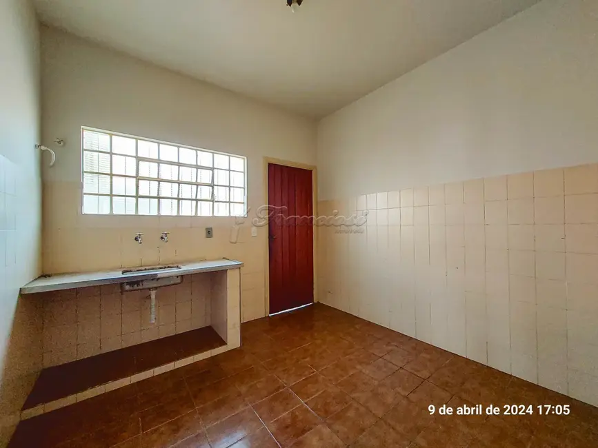 Foto 4 de Casa com 2 quartos para alugar, 79m2 em Vila Carolina, Itapetininga - SP