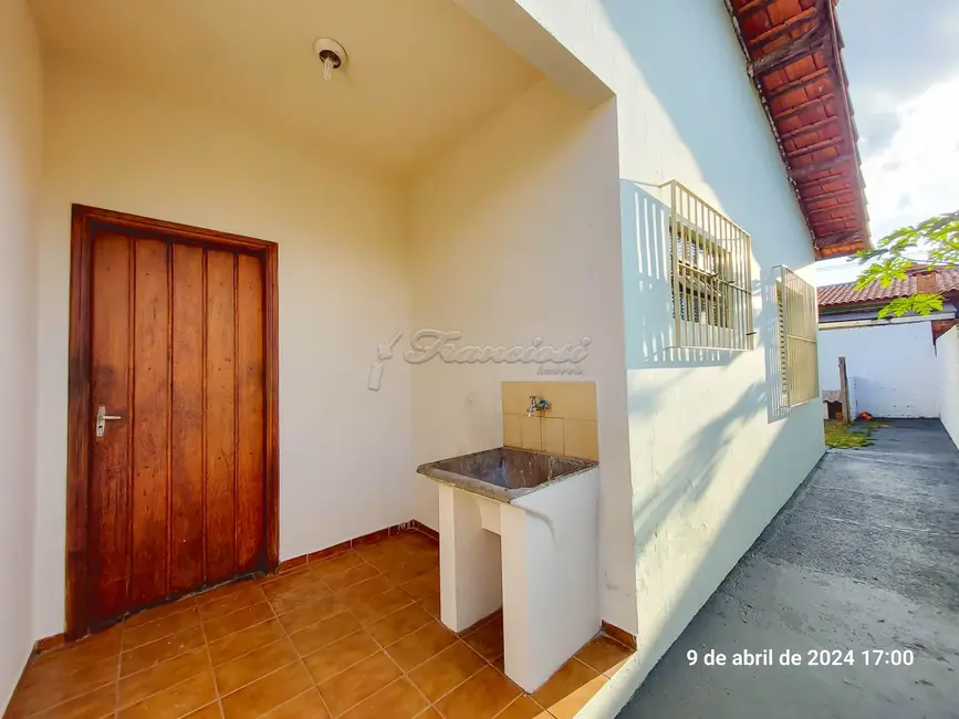 Foto 9 de Casa com 2 quartos para alugar, 79m2 em Vila Carolina, Itapetininga - SP