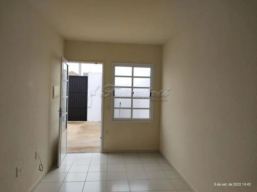 Casa com 2 quartos para alugar, 45m2 em Itapetininga - SP - imagem 3 Foto 3 de Casa com 2 quartos para alugar, 45m2 em Itapetininga - SP