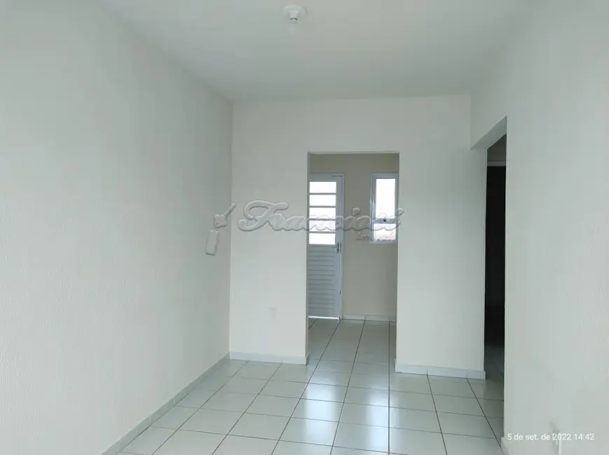 Foto 2 de Casa com 2 quartos para alugar, 45m2 em Itapetininga - SP