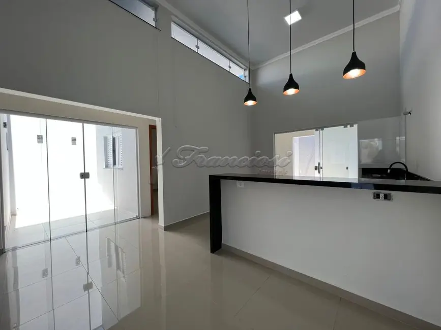 Casa de Condomínio com 3 quartos à venda, 200m2 em Vila Progresso, Itapetininga - SP - imagem 3 Foto 3 de Casa de Condomínio com 3 quartos à venda, 200m2 em Vila Progresso, Itapetininga - SP