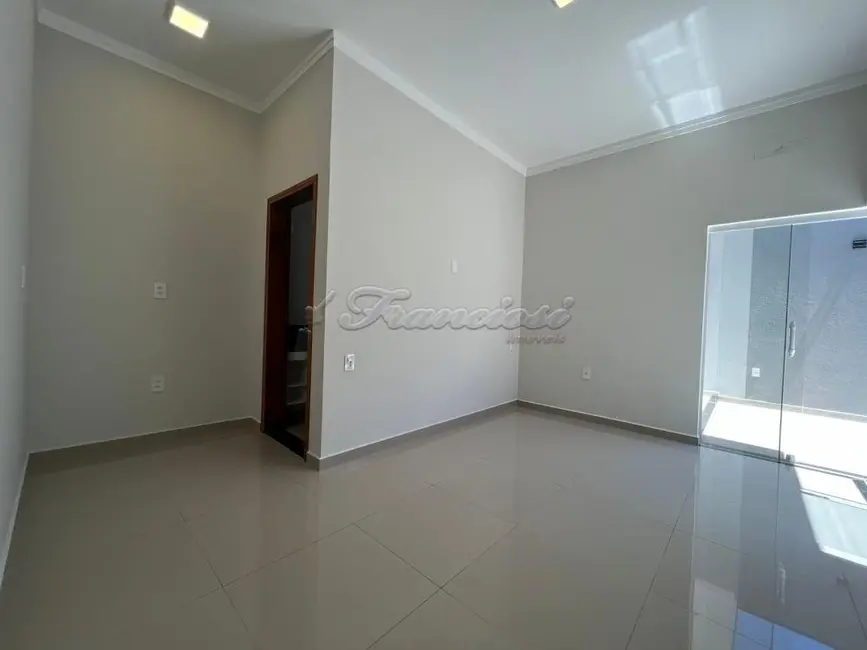 Casa de Condomínio com 3 quartos à venda, 200m2 em Vila Progresso, Itapetininga - SP - imagem 8 Foto 8 de Casa de Condomínio com 3 quartos à venda, 200m2 em Vila Progresso, Itapetininga - SP