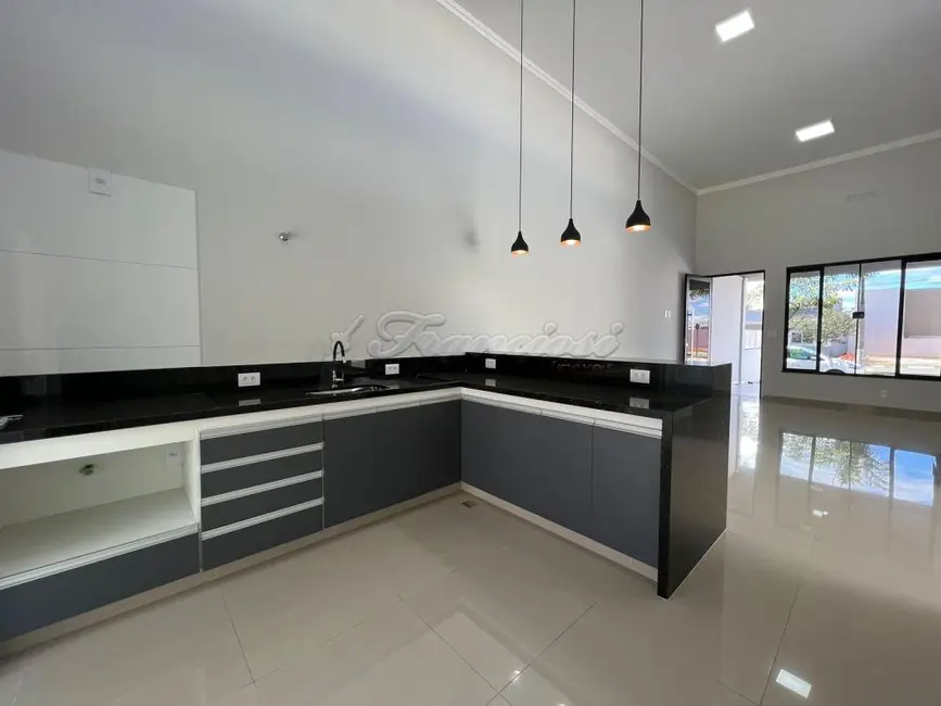 Casa de Condomínio com 3 quartos à venda, 200m2 em Vila Progresso, Itapetininga - SP - imagem 4 Foto 4 de Casa de Condomínio com 3 quartos à venda, 200m2 em Vila Progresso, Itapetininga - SP