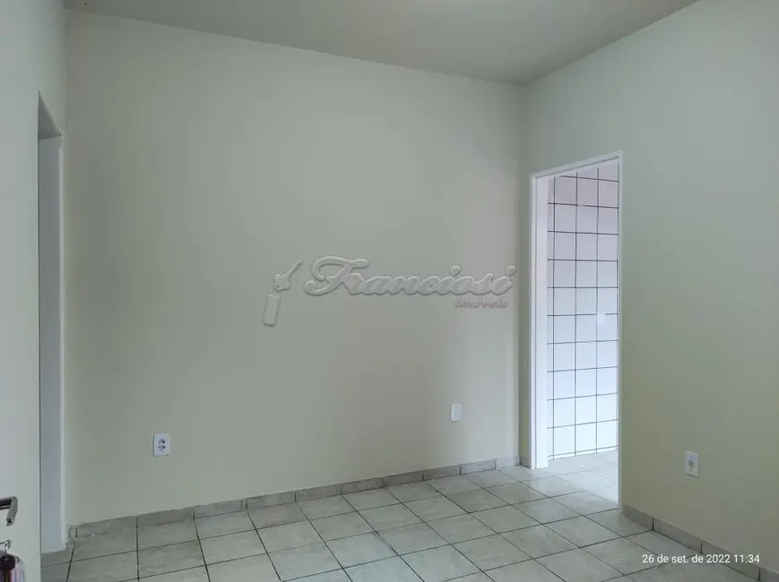 Foto 3 de Casa com 2 quartos para alugar, 80m2 em Vila Nastri, Itapetininga - SP