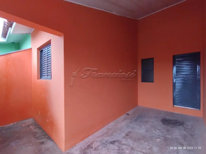 Foto 2 de Casa com 2 quartos para alugar, 80m2 em Vila Nastri, Itapetininga - SP