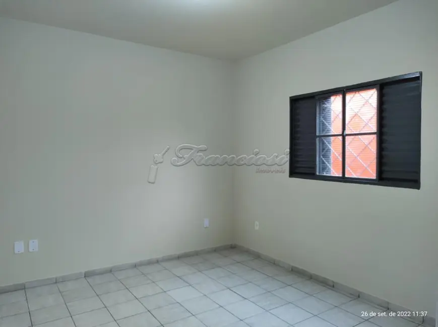 Foto 8 de Casa com 2 quartos para alugar, 80m2 em Vila Nastri, Itapetininga - SP