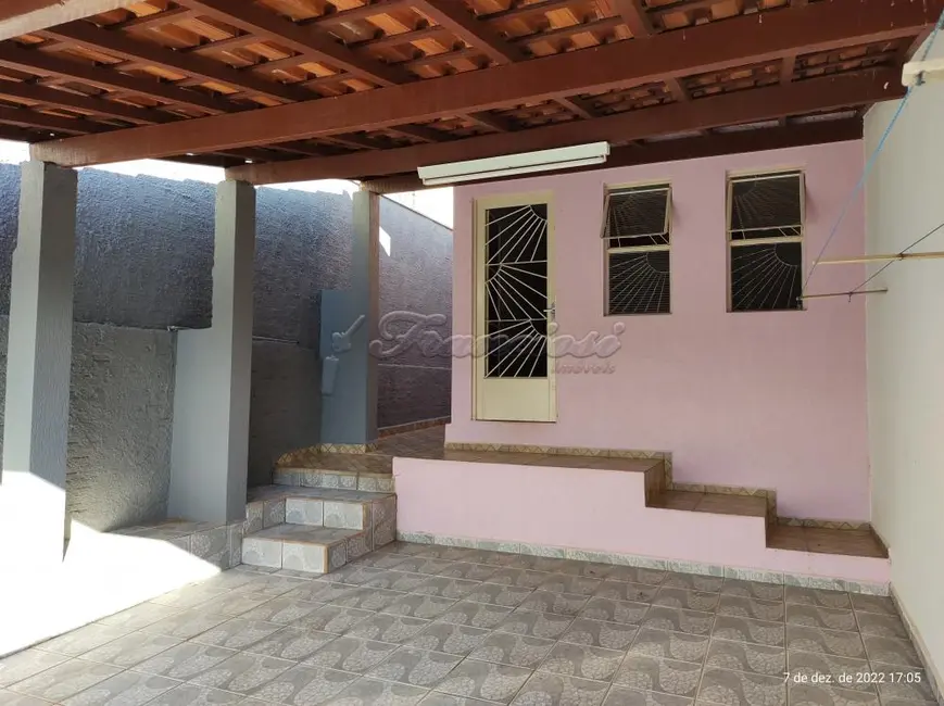 Casa com 2 quartos à venda, 150m2 em Vila Santana, Itapetininga - SP - imagem 3 Foto 3 de Casa com 2 quartos à venda, 150m2 em Vila Santana, Itapetininga - SP