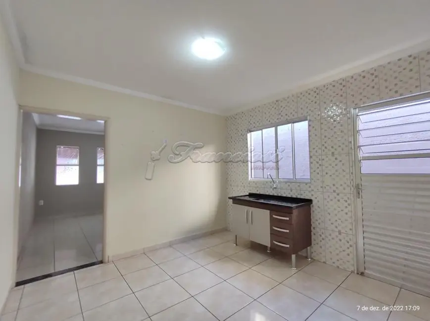 Casa com 2 quartos à venda, 150m2 em Vila Santana, Itapetininga - SP - imagem 9 Foto 9 de Casa com 2 quartos à venda, 150m2 em Vila Santana, Itapetininga - SP
