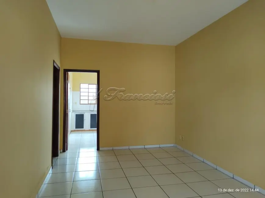 Foto 1 de Casa com 2 quartos à venda, 105m2 em Vila Nova, Itapetininga - SP