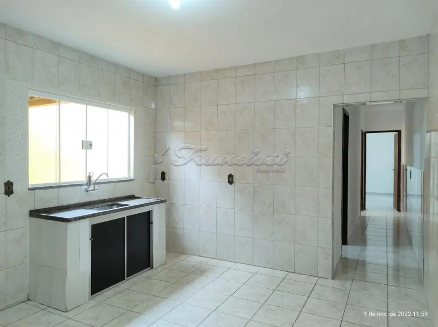 Casa com 2 quartos à venda, 117m2 em Vila Carolina, Itapetininga - SP - imagem 3 Foto 3 de Casa com 2 quartos à venda, 117m2 em Vila Carolina, Itapetininga - SP