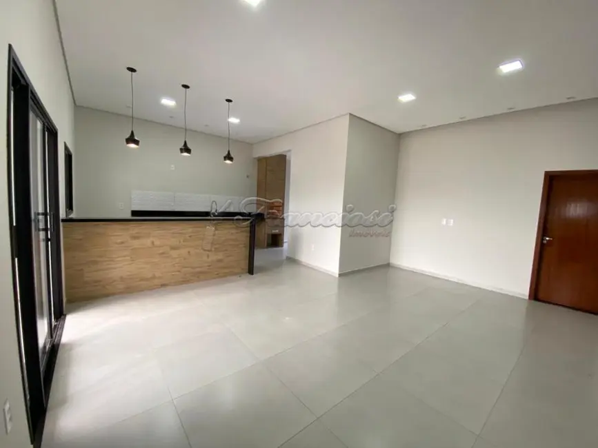 Casa de Condomínio com 3 quartos à venda, 188m2 em Vila Progresso, Itapetininga - SP - imagem 3 Foto 3 de Casa de Condomínio com 3 quartos à venda, 188m2 em Vila Progresso, Itapetininga - SP