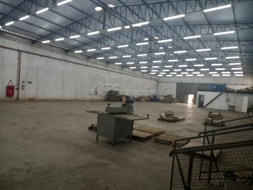 Sala Comercial para alugar, 900m2 em Sao Miguel Arcanjo - SP - imagem 6 Foto 6 de Sala Comercial para alugar, 900m2 em Sao Miguel Arcanjo - SP