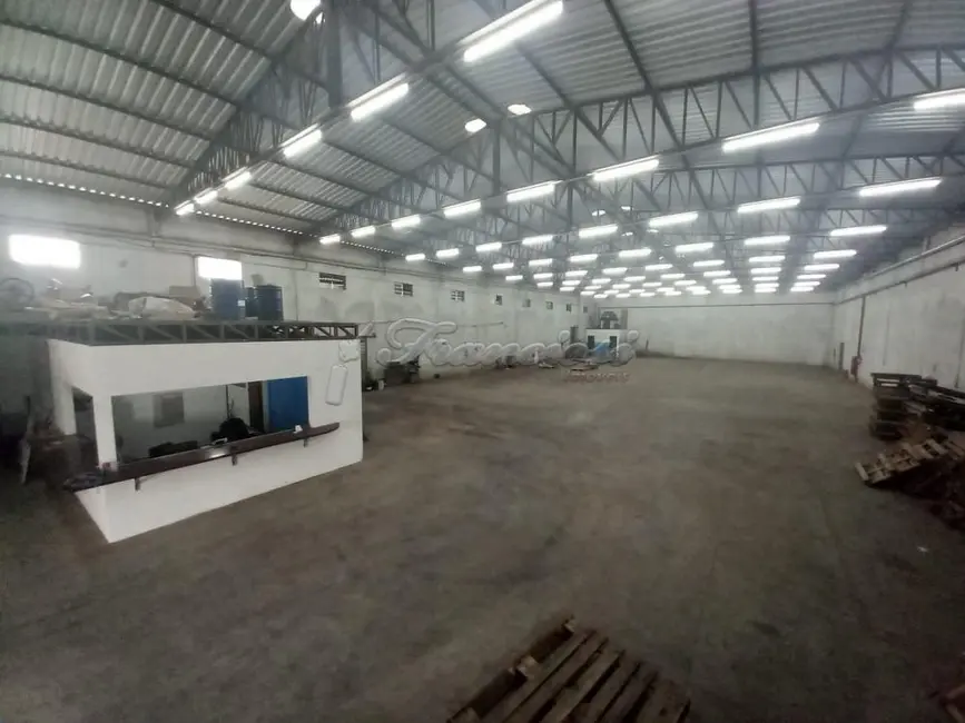 Sala Comercial para alugar, 900m2 em Sao Miguel Arcanjo - SP - imagem 4 Foto 4 de Sala Comercial para alugar, 900m2 em Sao Miguel Arcanjo - SP