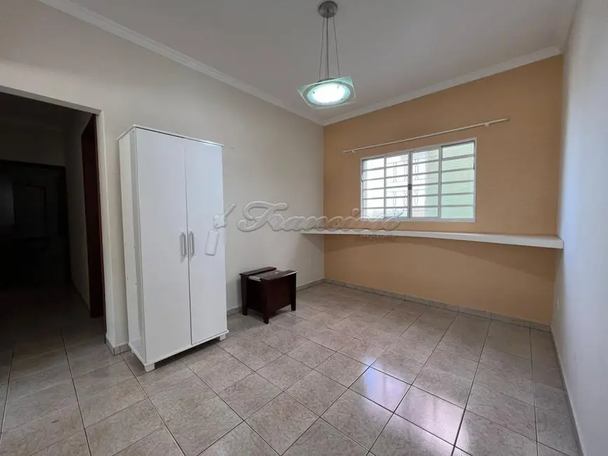 Foto 2 de Casa com 2 quartos à venda, 250m2 em Jardim Maricota, Itapetininga - SP