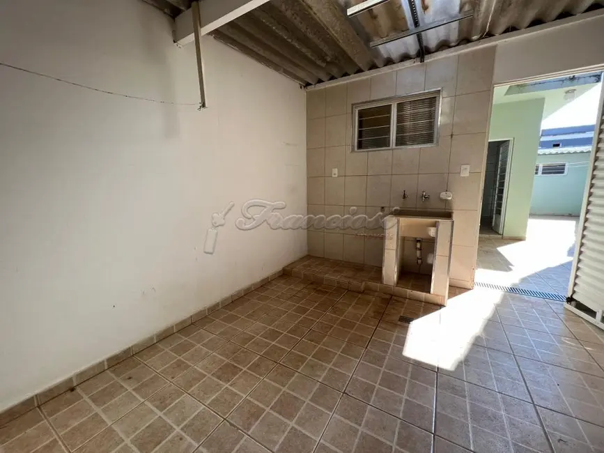 Casa com 2 quartos à venda, 250m2 em Jardim Maricota, Itapetininga - SP - imagem 8 Foto 8 de Casa com 2 quartos à venda, 250m2 em Jardim Maricota, Itapetininga - SP
