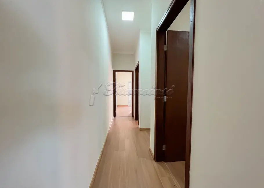Casa de Condomínio com 3 quartos à venda, 173m2 em Jardim Marabá, Itapetininga - SP - imagem 6 Foto 6 de Casa de Condomínio com 3 quartos à venda, 173m2 em Jardim Marabá, Itapetininga - SP