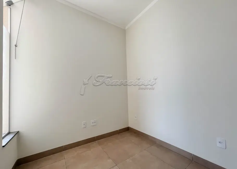Casa de Condomínio com 3 quartos à venda, 173m2 em Jardim Marabá, Itapetininga - SP - imagem 3 Foto 3 de Casa de Condomínio com 3 quartos à venda, 173m2 em Jardim Marabá, Itapetininga - SP