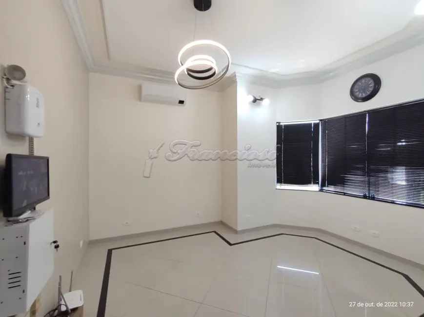 Foto 2 de Casa com 2 quartos para alugar, 600m2 em Itapetininga - SP