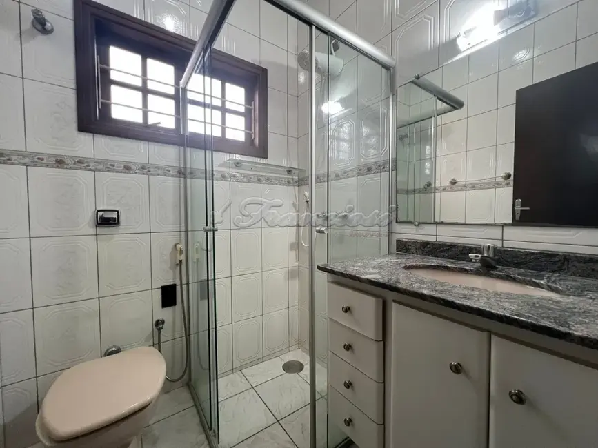 Casa com 3 quartos à venda, 300m2 em Jardim Itália, Itapetininga - SP - imagem 4 Foto 4 de Casa com 3 quartos à venda, 300m2 em Jardim Itália, Itapetininga - SP